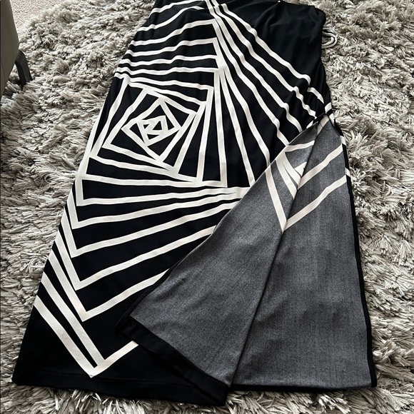NWT BCBGMaxAzria “Karsen” Black & White Geometric Halter Maxi Dress – Size XXS - Picture 9 of 11